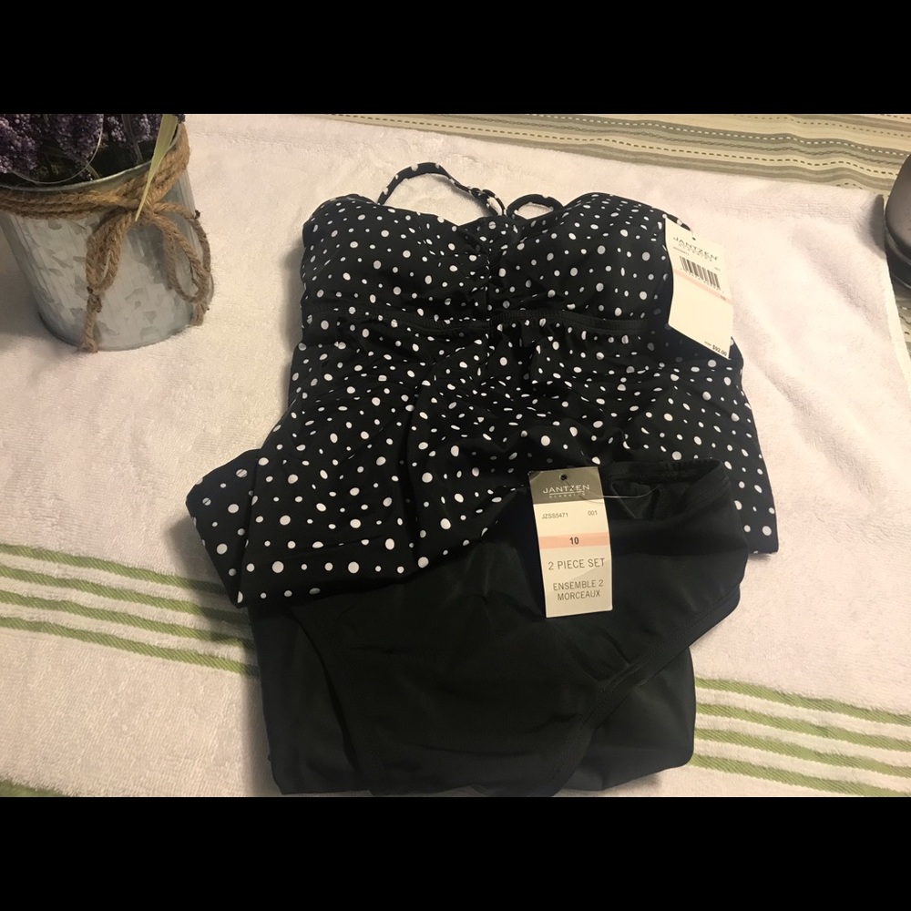 2 pc Jensen. Polka dot Bathing suit. NWT